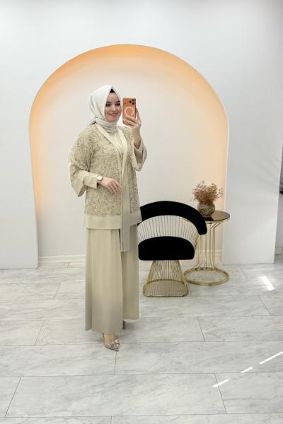 Pul Detaylı Üçlü Takım Krem