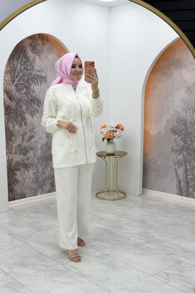 Ayşin Takım Beyaz